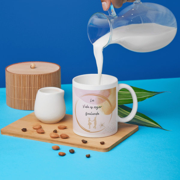 Taza Personalizada con Frase La vida Es mejor Bailando - Imagen 3
