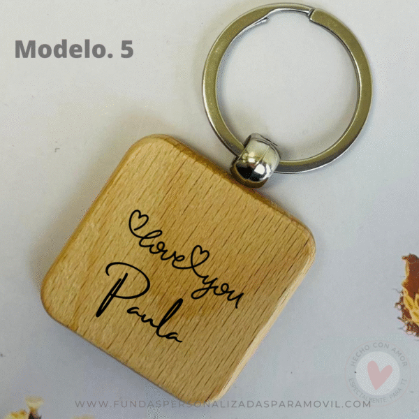 Llavero personalizado de Madera Grabado en láser - Imagen 30