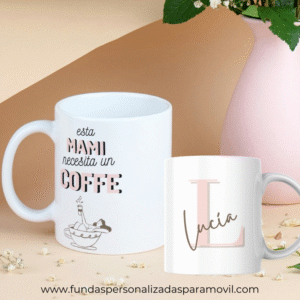 Taza Personalizada con Frase Diseño Mamá-  Esta Mamá necesita un Café